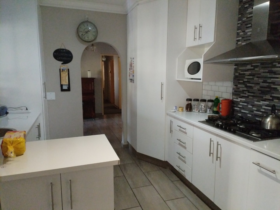 3 Bedroom Property for Sale in Daggafontein Gauteng