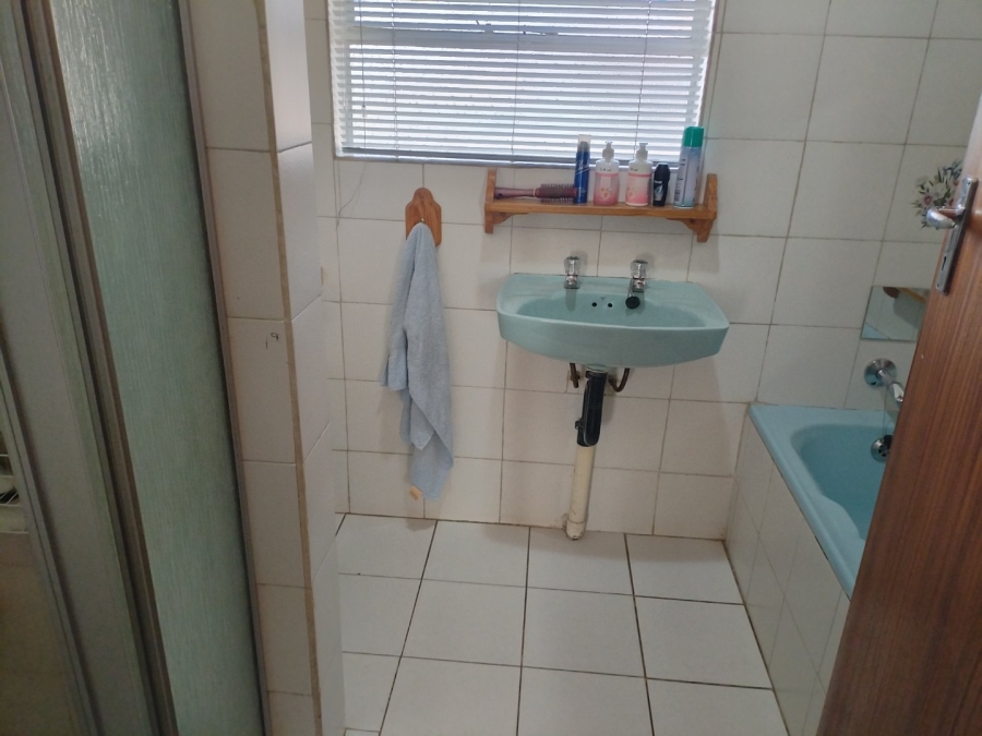 3 Bedroom Property for Sale in Daggafontein Gauteng