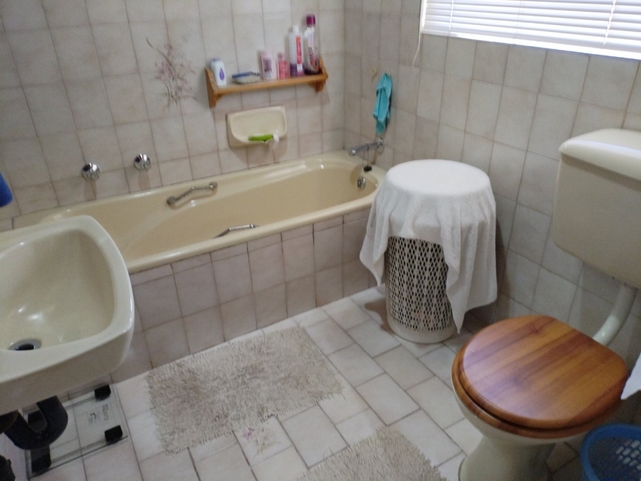 3 Bedroom Property for Sale in Daggafontein Gauteng