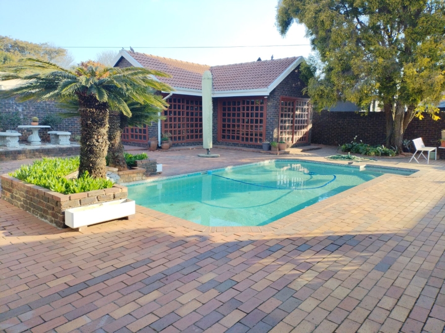 3 Bedroom Property for Sale in Daggafontein Gauteng
