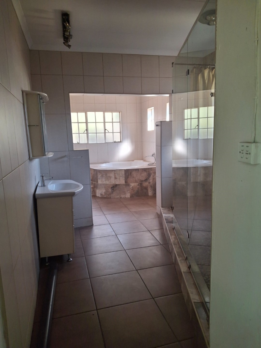 3 Bedroom Property for Sale in Cloverdene Gauteng
