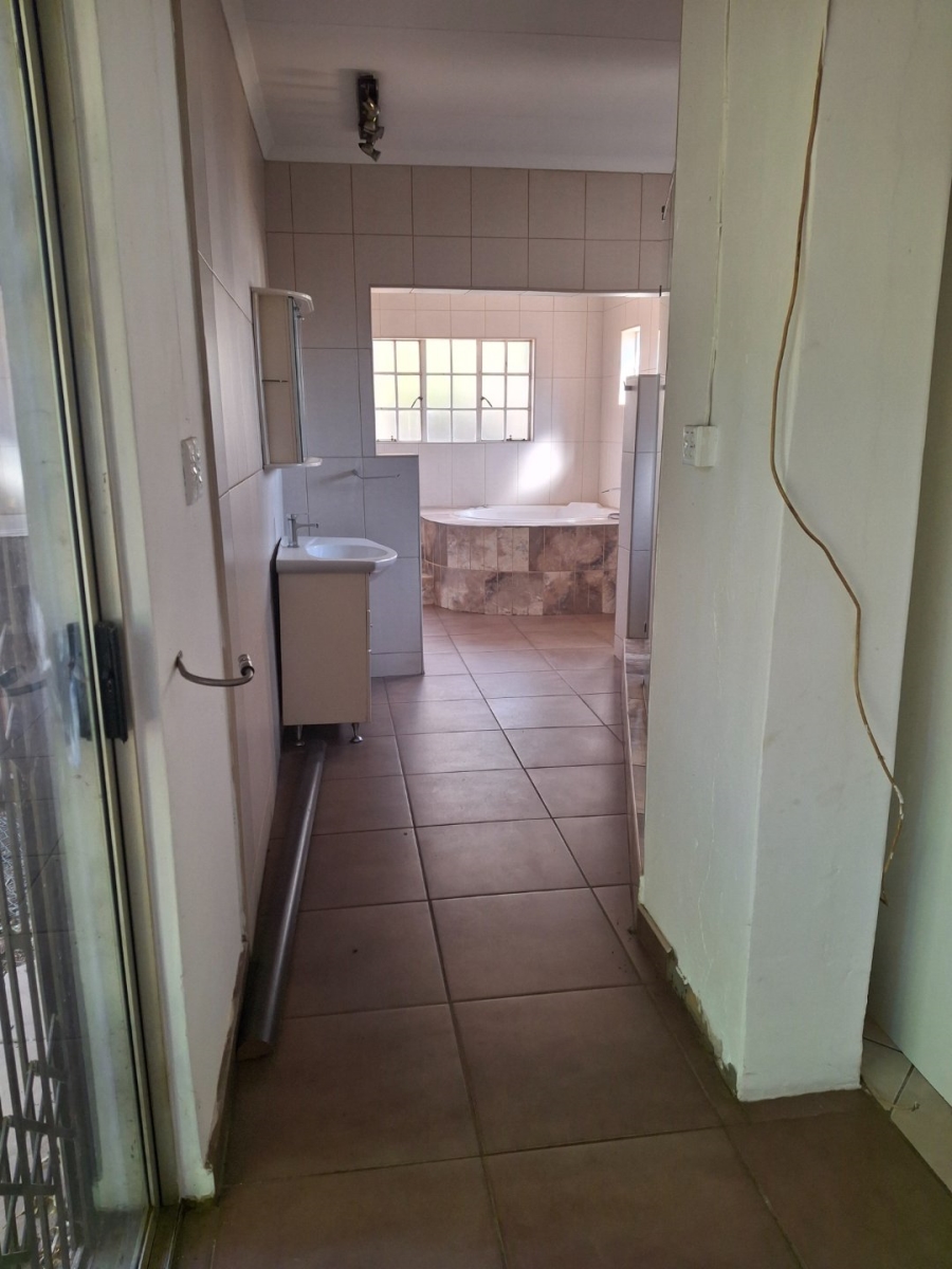 3 Bedroom Property for Sale in Cloverdene Gauteng