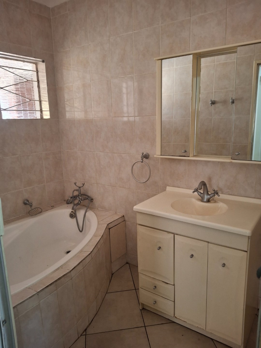 3 Bedroom Property for Sale in Cloverdene Gauteng
