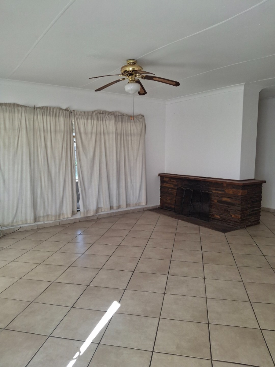 3 Bedroom Property for Sale in Cloverdene Gauteng