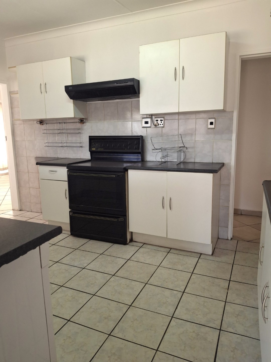 3 Bedroom Property for Sale in Cloverdene Gauteng