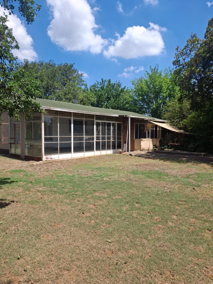 Commercial Property for Sale in Cloverdene Gauteng