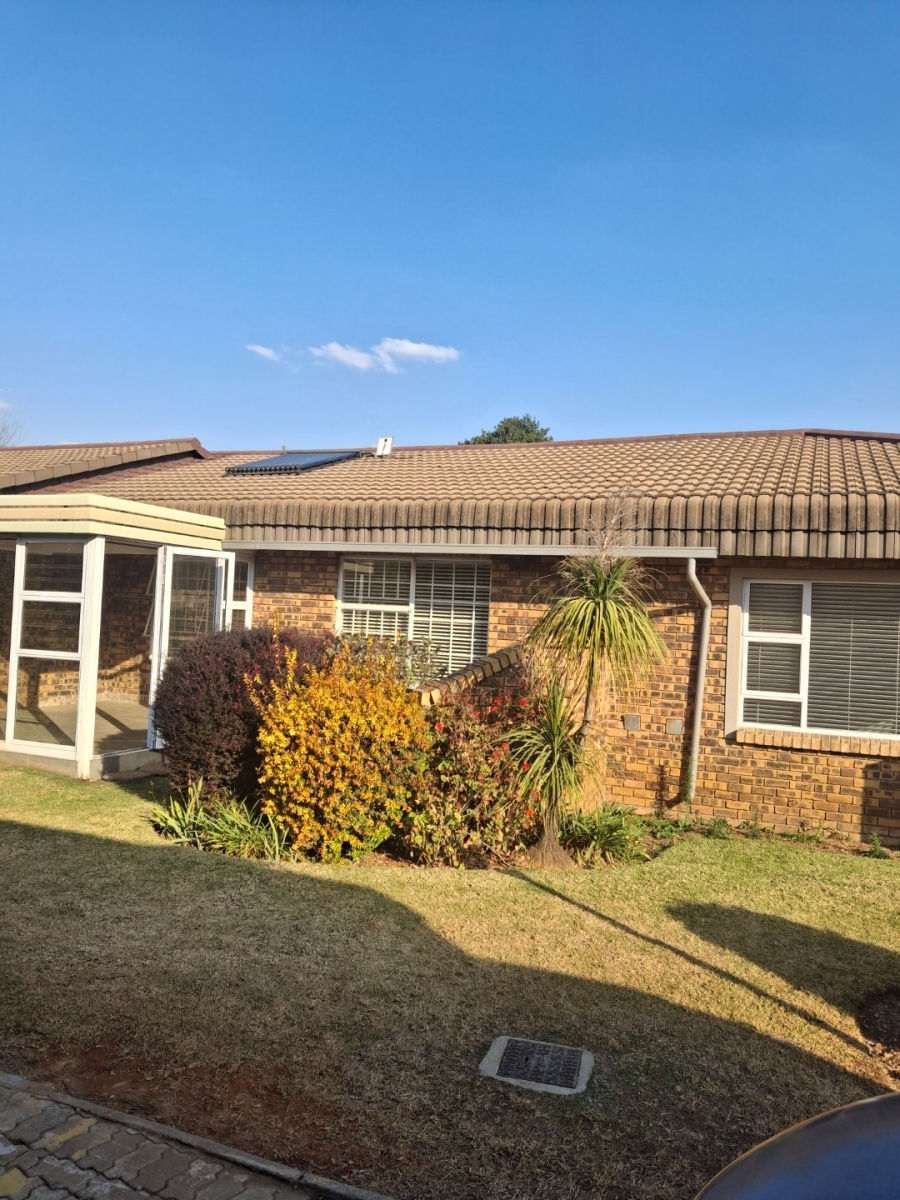 2 Bedroom Property for Sale in Brentwood Park AH Gauteng
