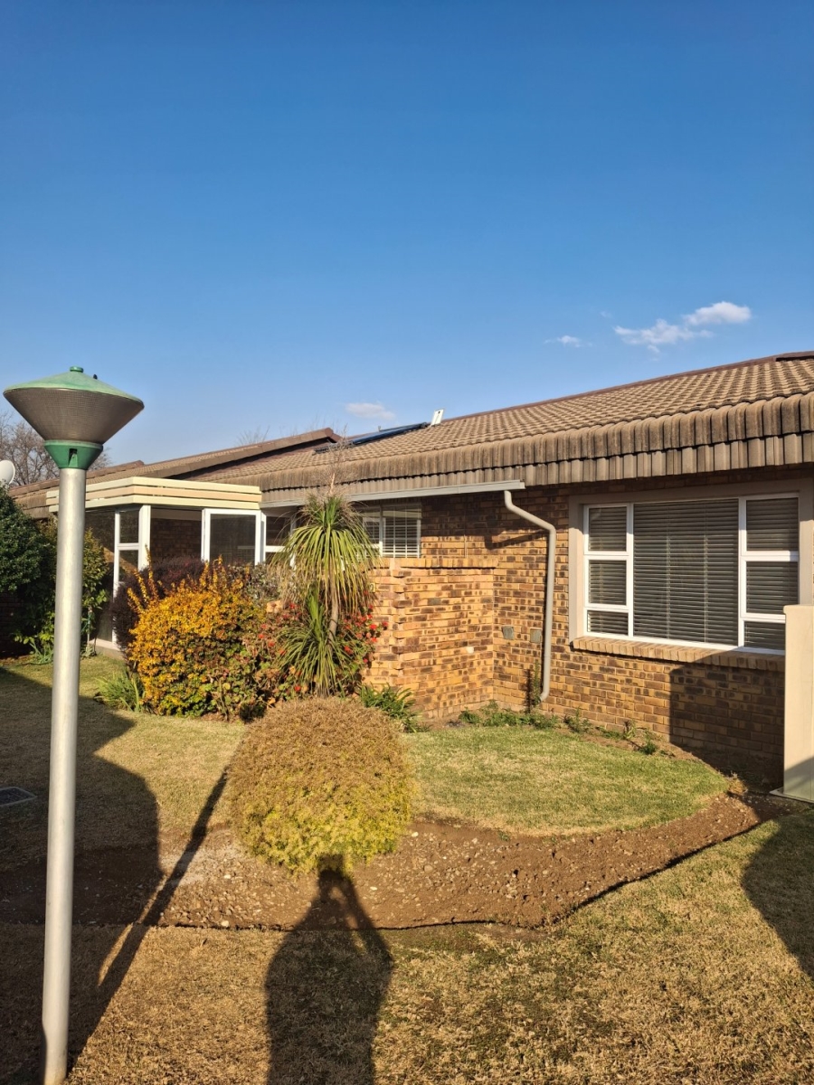 2 Bedroom Property for Sale in Brentwood Park AH Gauteng