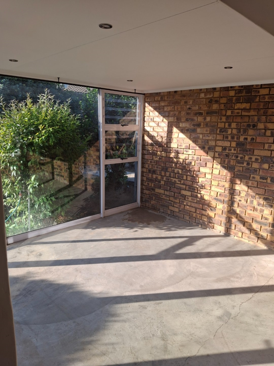 2 Bedroom Property for Sale in Brentwood Park AH Gauteng