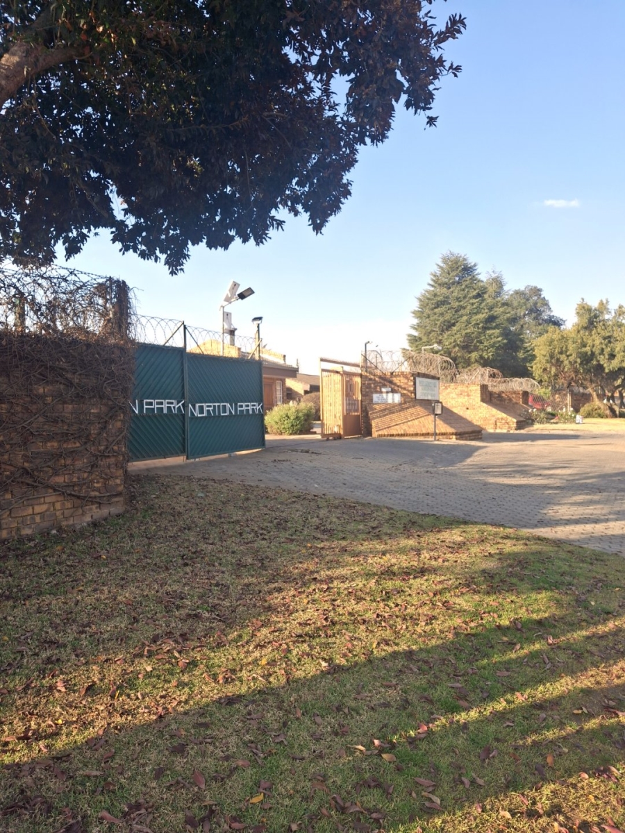 2 Bedroom Property for Sale in Brentwood Park AH Gauteng