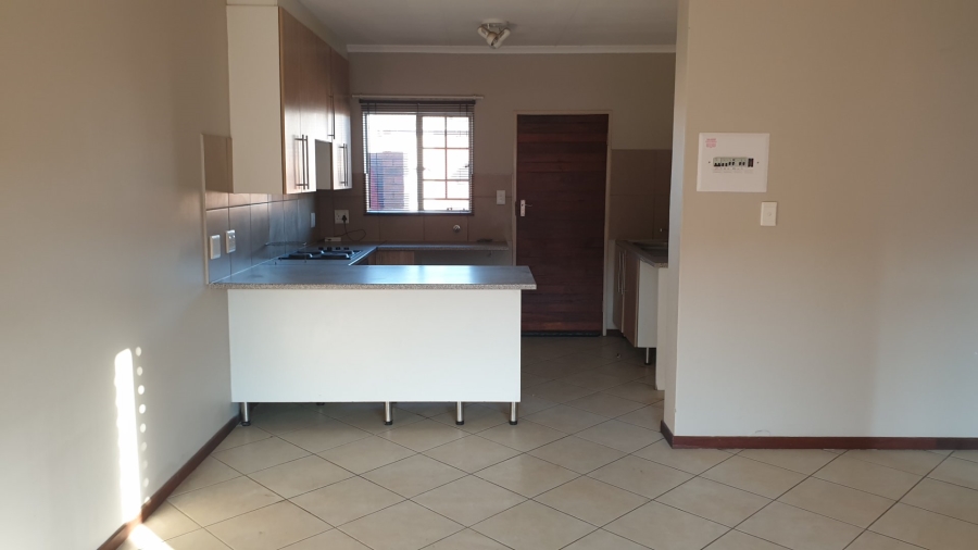 2 Bedroom Property for Sale in Monavoni Gauteng