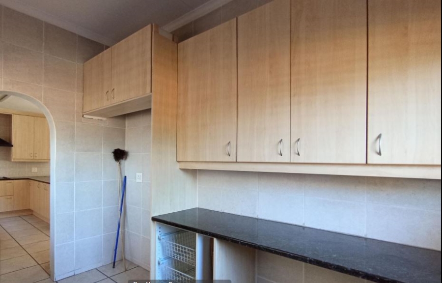 5 Bedroom Property for Sale in Eden Glen Gauteng