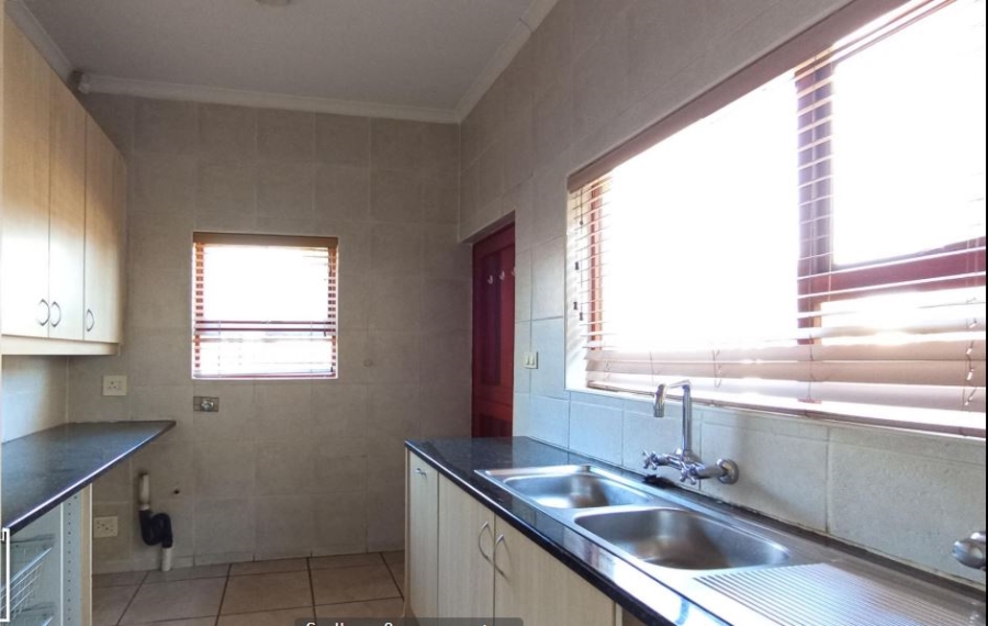 5 Bedroom Property for Sale in Eden Glen Gauteng