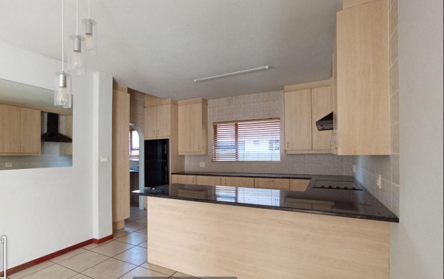 5 Bedroom Property for Sale in Eden Glen Gauteng