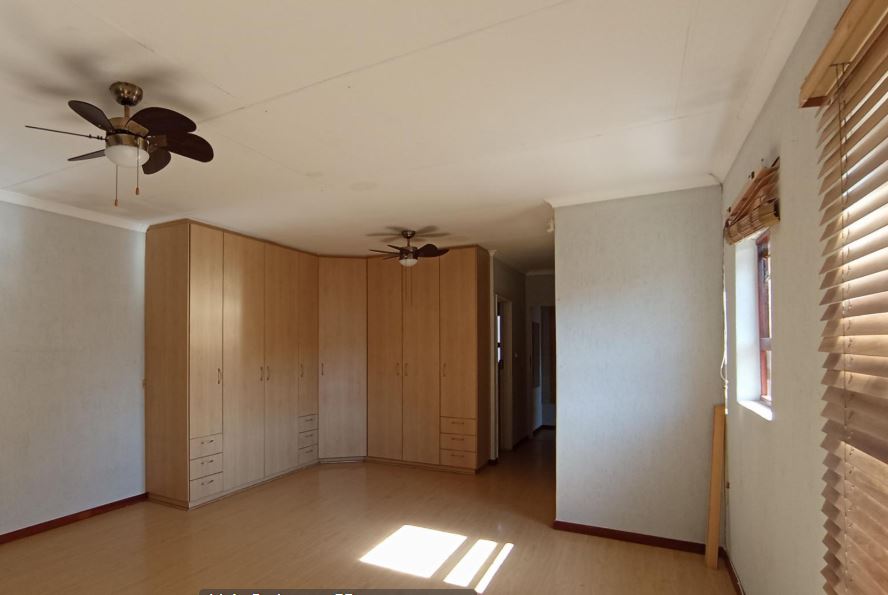 5 Bedroom Property for Sale in Eden Glen Gauteng
