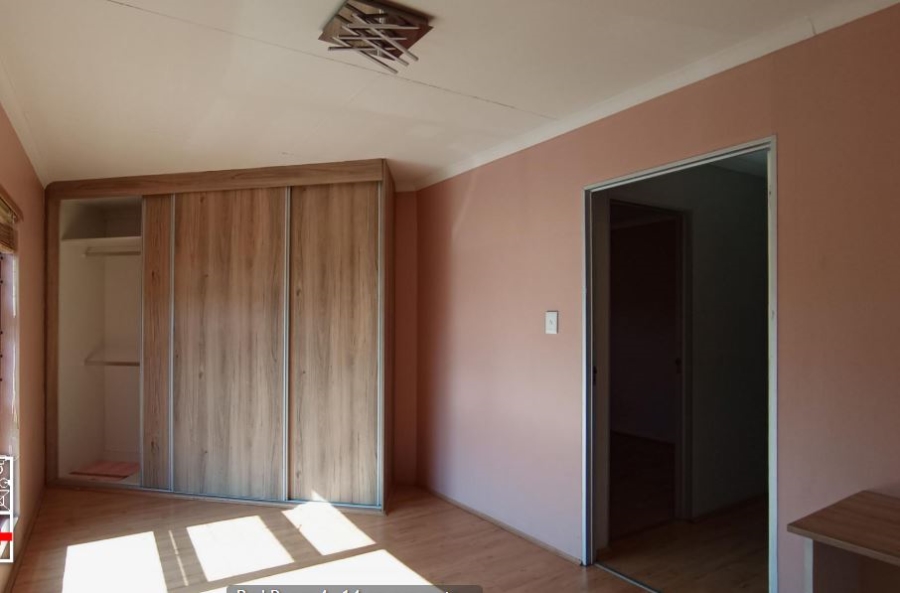 5 Bedroom Property for Sale in Eden Glen Gauteng