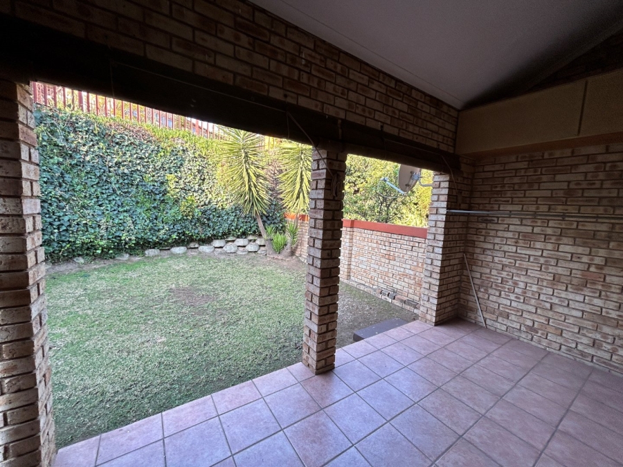 3 Bedroom Property for Sale in Wilgeheuwel Gauteng