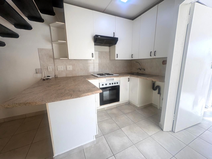 2 Bedroom Property for Sale in Wilgeheuwel Gauteng