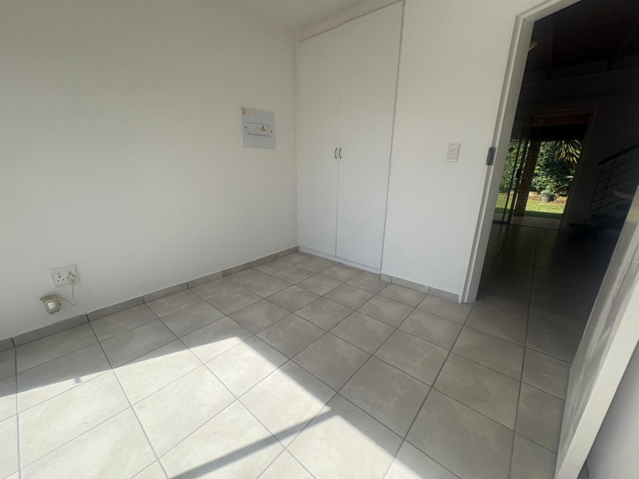 2 Bedroom Property for Sale in Wilgeheuwel Gauteng