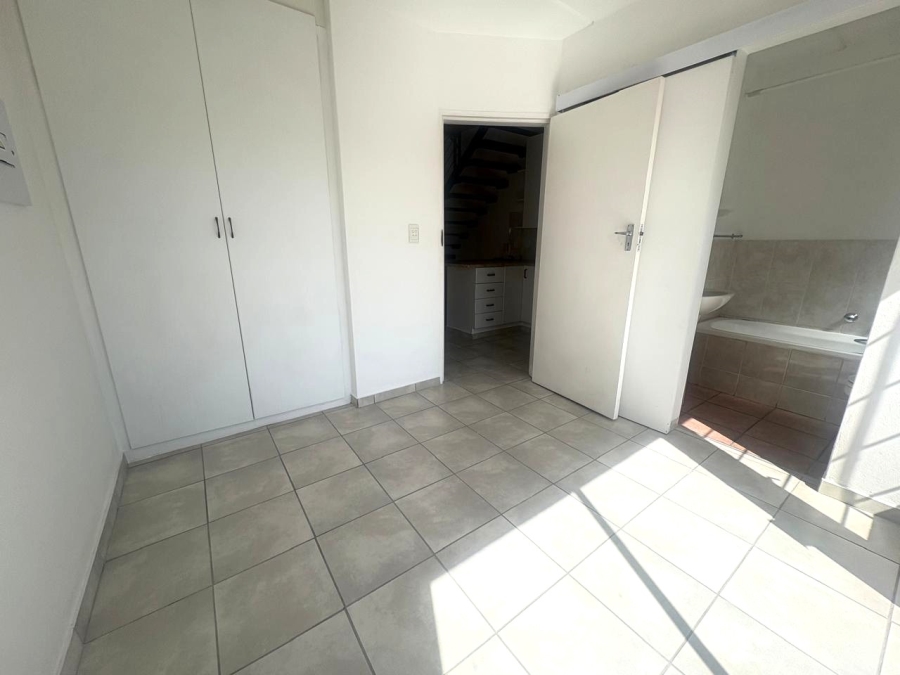 2 Bedroom Property for Sale in Wilgeheuwel Gauteng