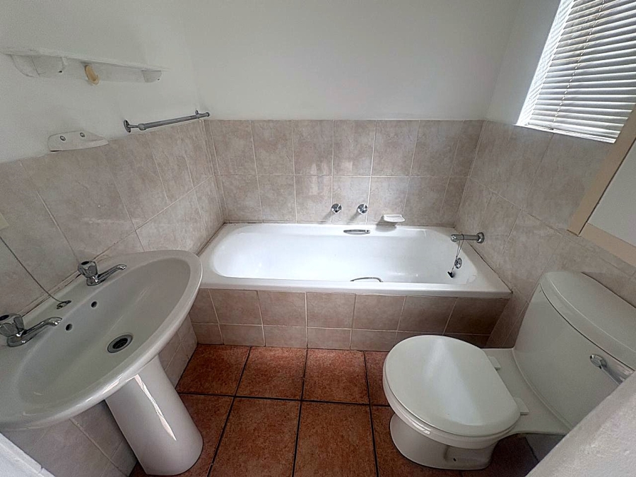 2 Bedroom Property for Sale in Wilgeheuwel Gauteng