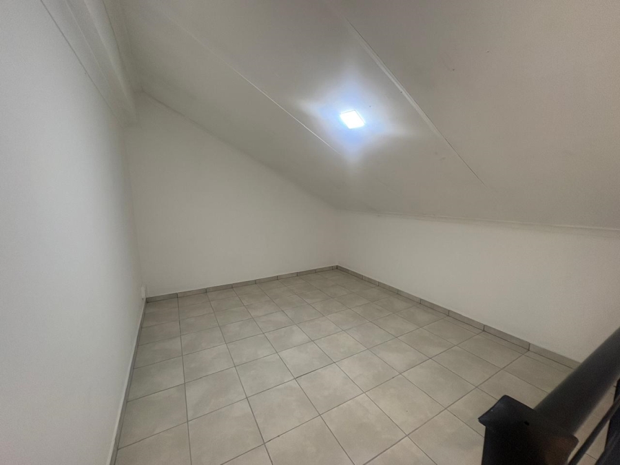 2 Bedroom Property for Sale in Wilgeheuwel Gauteng