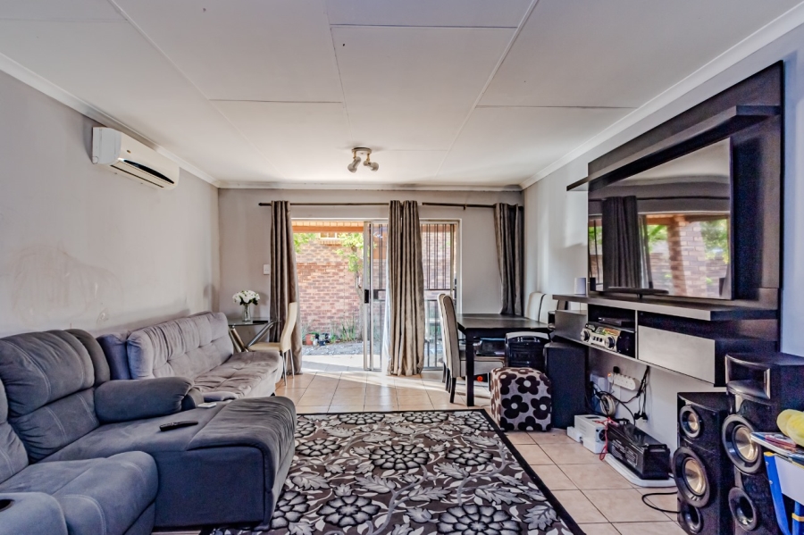 2 Bedroom Property for Sale in Amberfield Gauteng