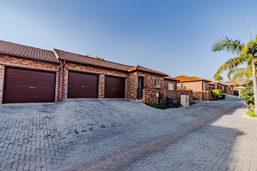 2 Bedroom Property for Sale in Amberfield Gauteng