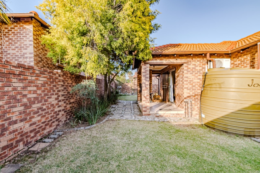 2 Bedroom Property for Sale in Amberfield Gauteng
