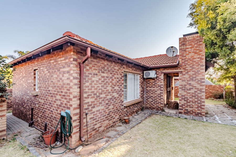 2 Bedroom Property for Sale in Amberfield Gauteng