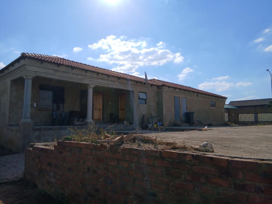 1 Bedroom Property for Sale in Lotus Gardens Gauteng