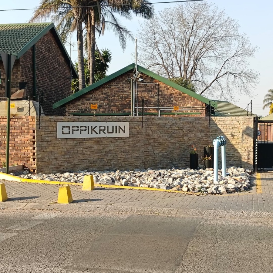 4 Bedroom Property for Sale in Glen Marais Gauteng