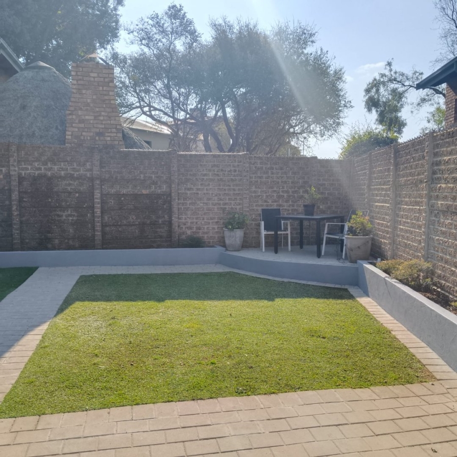 4 Bedroom Property for Sale in Glen Marais Gauteng
