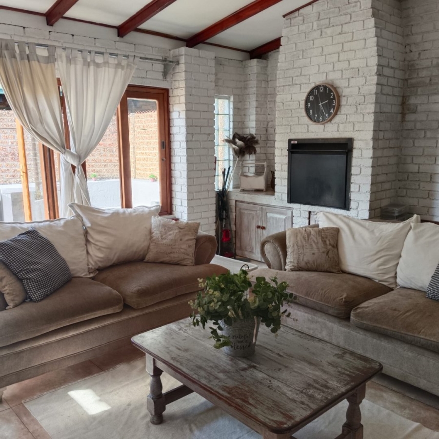4 Bedroom Property for Sale in Glen Marais Gauteng