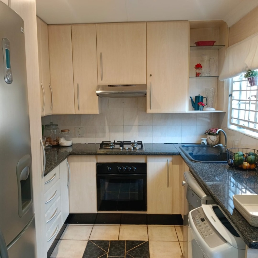 4 Bedroom Property for Sale in Glen Marais Gauteng