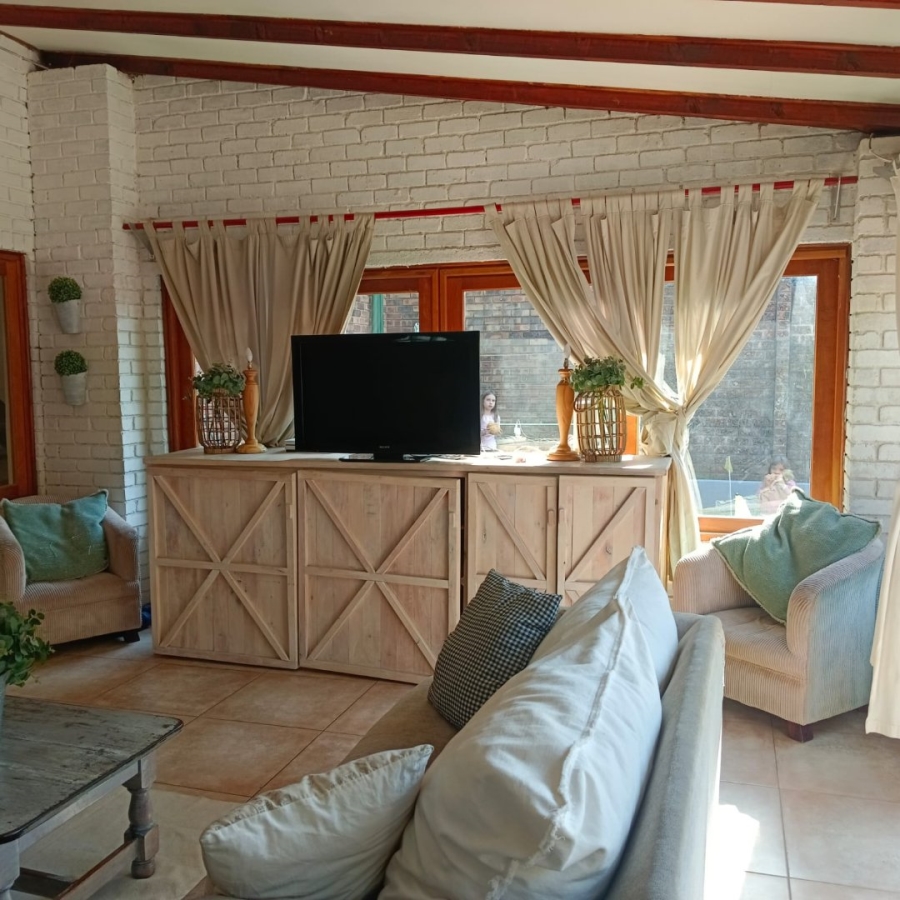 4 Bedroom Property for Sale in Glen Marais Gauteng