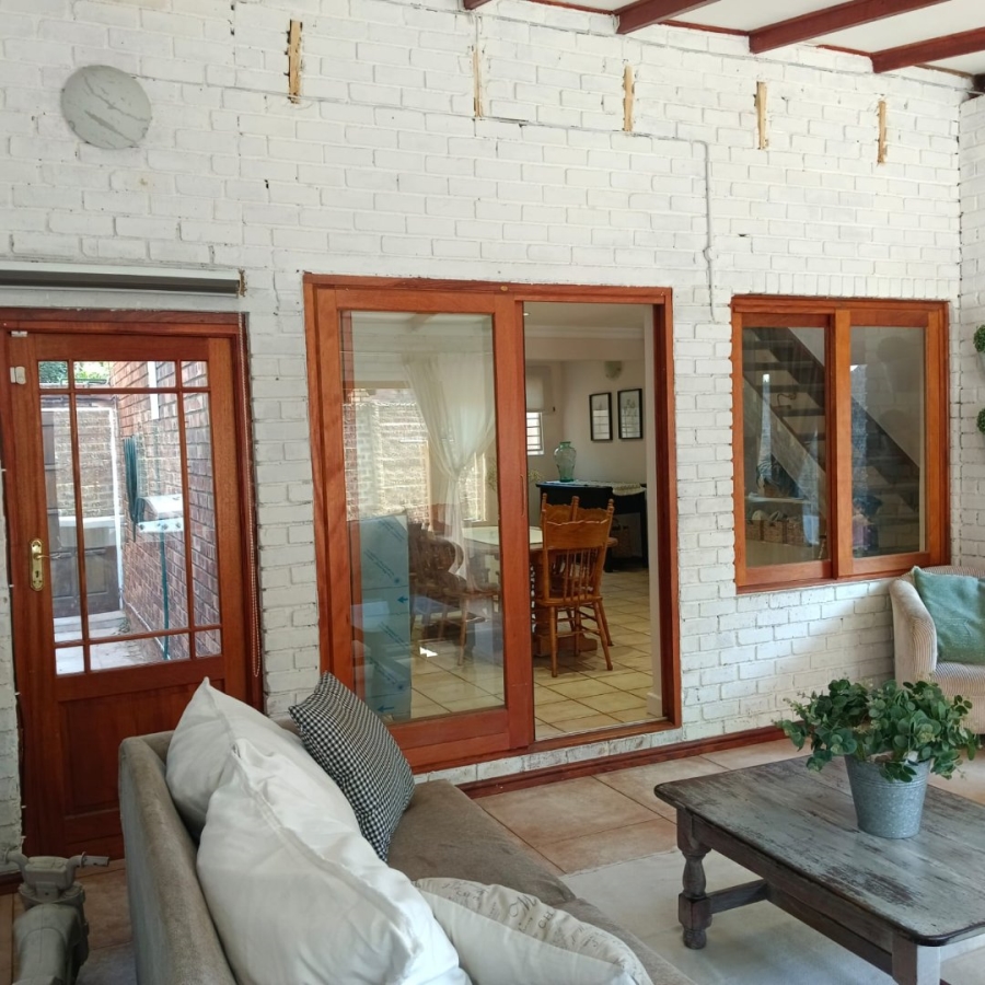 4 Bedroom Property for Sale in Glen Marais Gauteng