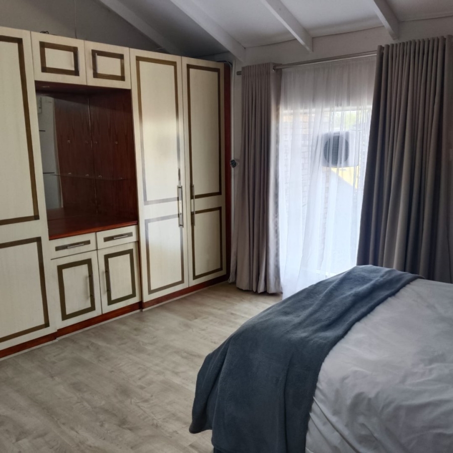 4 Bedroom Property for Sale in Glen Marais Gauteng