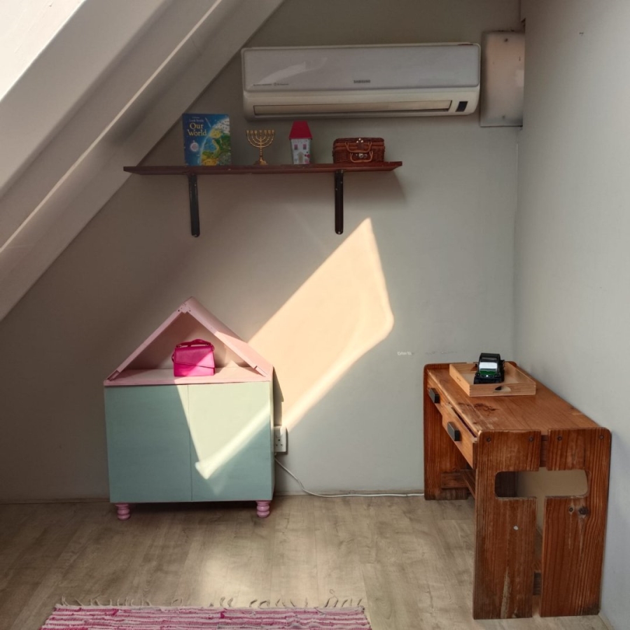 4 Bedroom Property for Sale in Glen Marais Gauteng