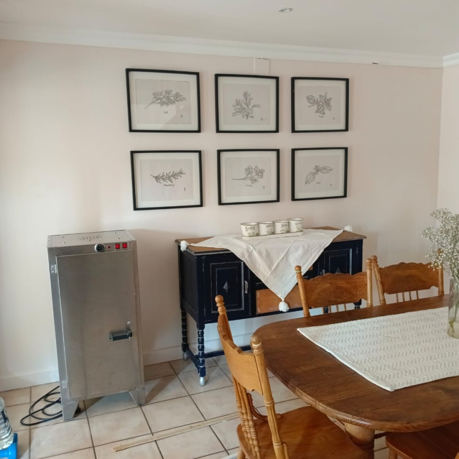 4 Bedroom Property for Sale in Glen Marais Gauteng