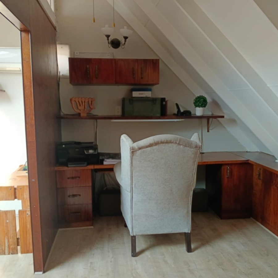 4 Bedroom Property for Sale in Glen Marais Gauteng