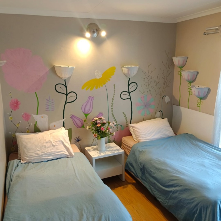 4 Bedroom Property for Sale in Glen Marais Gauteng