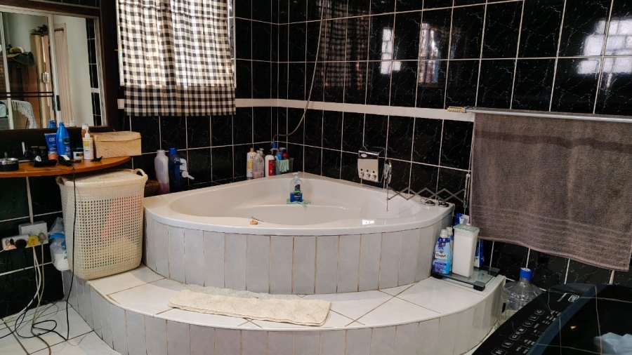 4 Bedroom Property for Sale in The Hill Gauteng