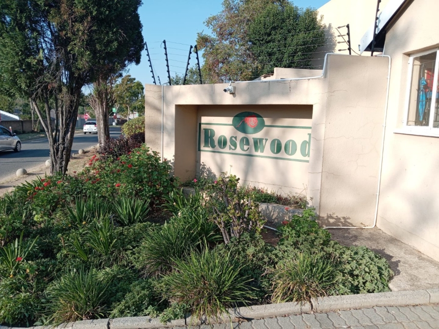 To Let 3 Bedroom Property for Rent in Vorna Valley Gauteng