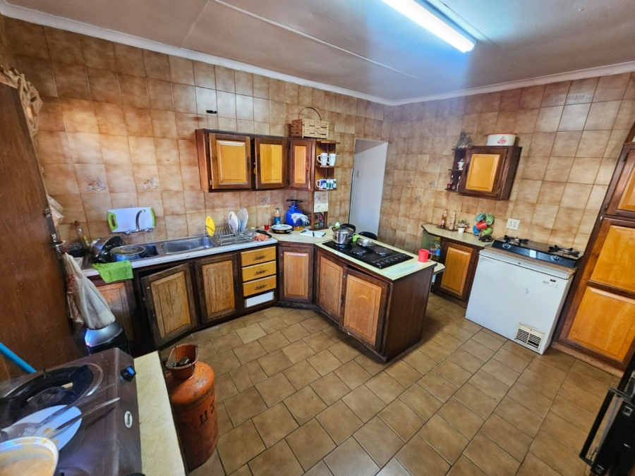 4 Bedroom Property for Sale in Laudium Gauteng