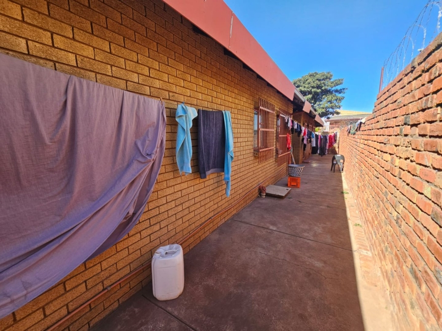 4 Bedroom Property for Sale in Laudium Gauteng