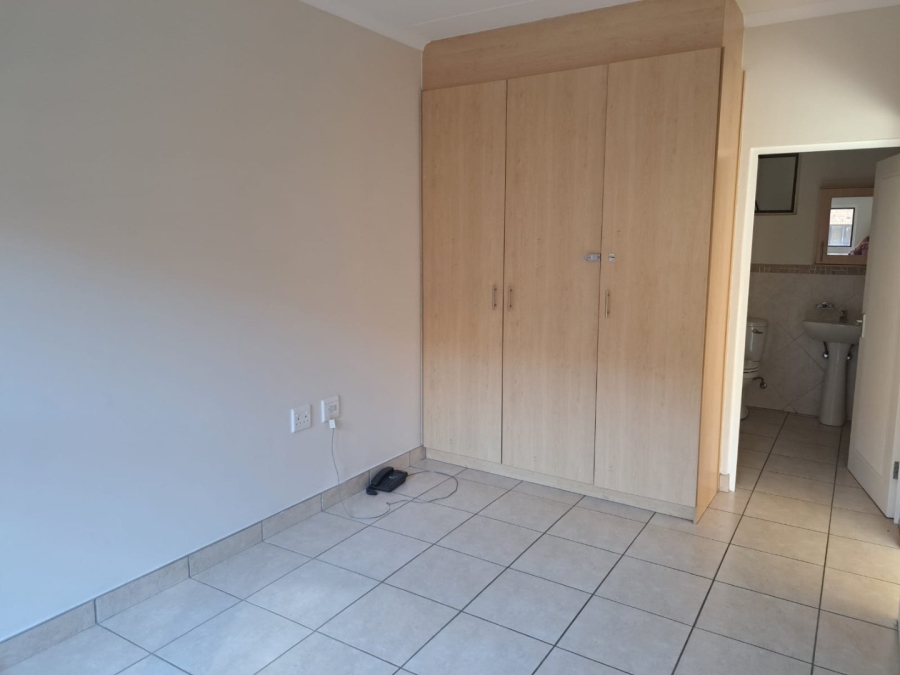 1 Bedroom Property for Sale in Montana Tuine Gauteng