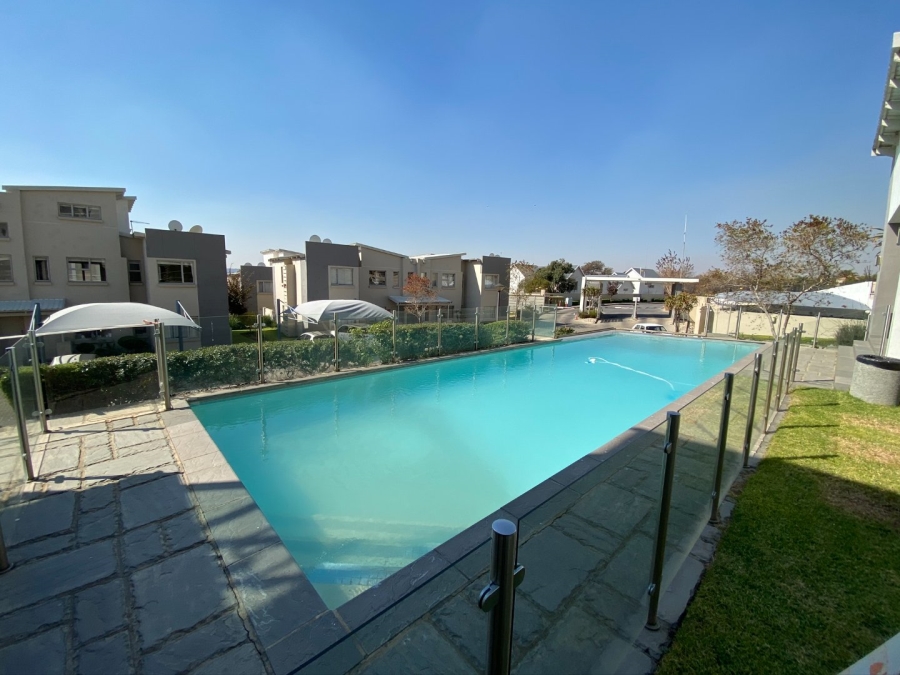 2 Bedroom Property for Sale in Fourways Gauteng