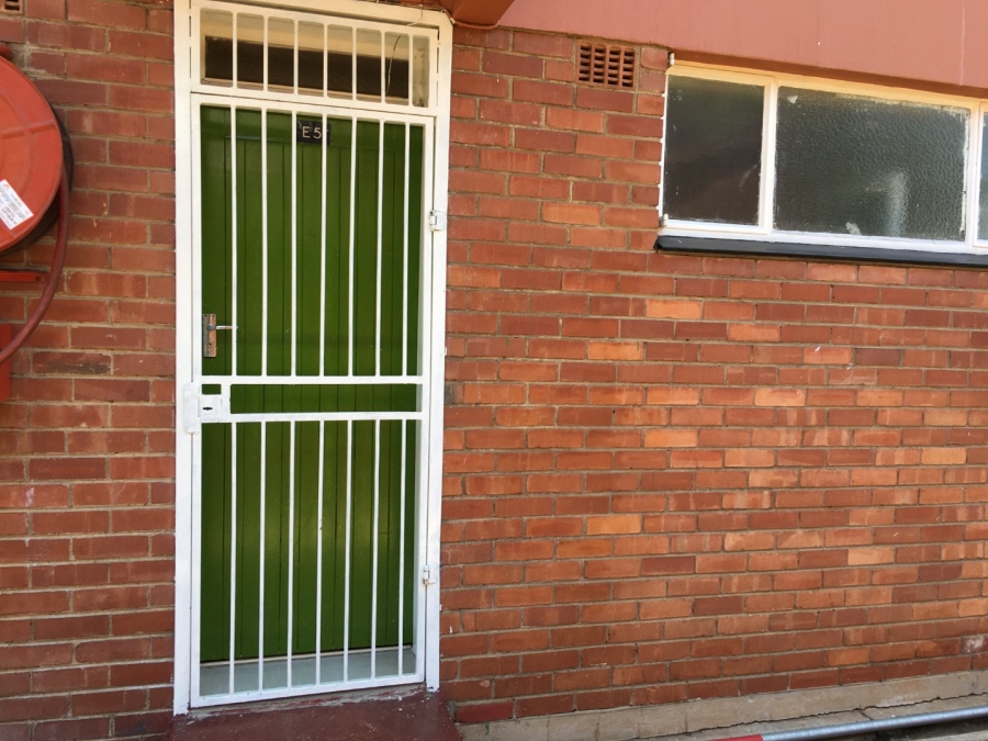 1 Bedroom Property for Sale in Jeppestown Gauteng