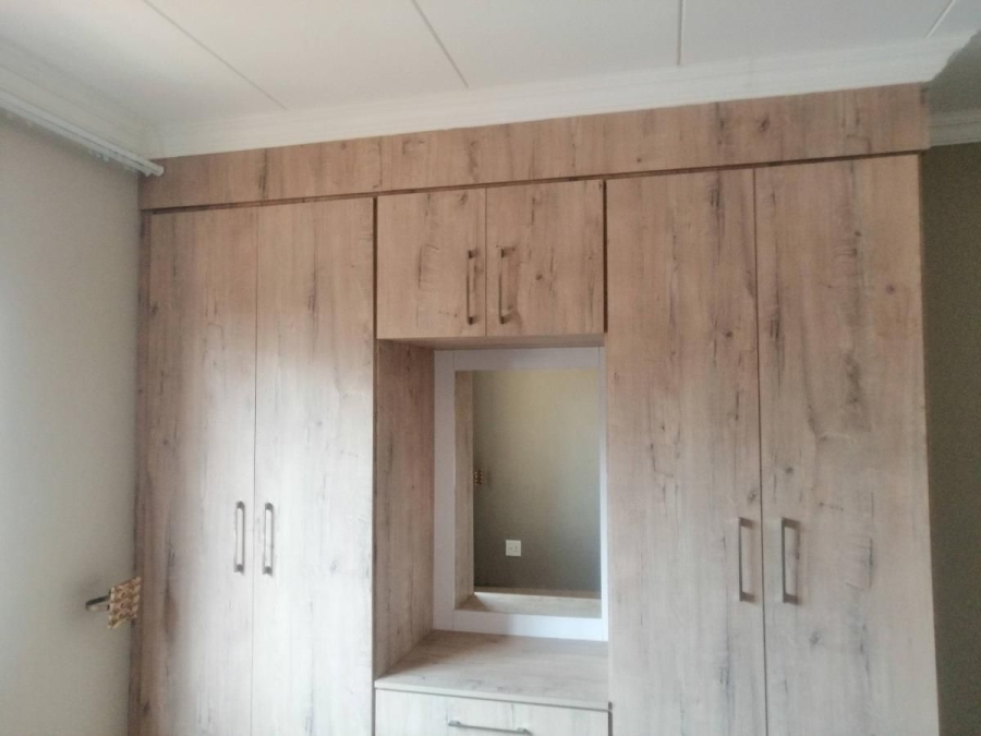 2 Bedroom Property for Sale in Annlin Gauteng